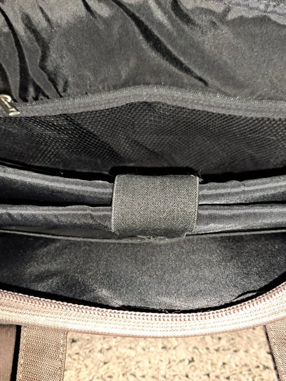 HEDGREN-UTOPIA 14L-Padded Laptop Messenger Travel Bag-Brown-Quilted-Near Mint